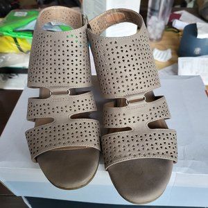 Naturalizer women's Sandals size 6 1/2